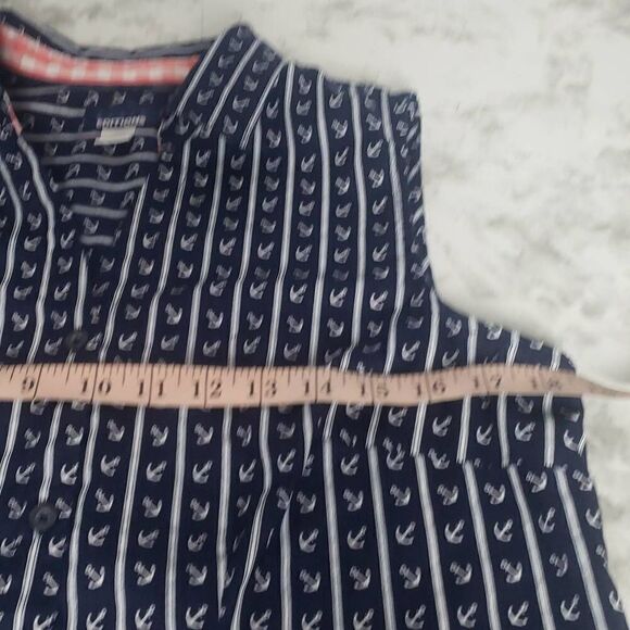 Basic Editions Navy Blue Anchor Button Down Sleeveless Top - Picture 8 of 9